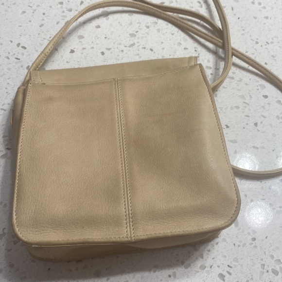 Fossil Crossbody Leather flap EUC light distressed leather Tan/Cream  7" SIze - Picture 3 of 9